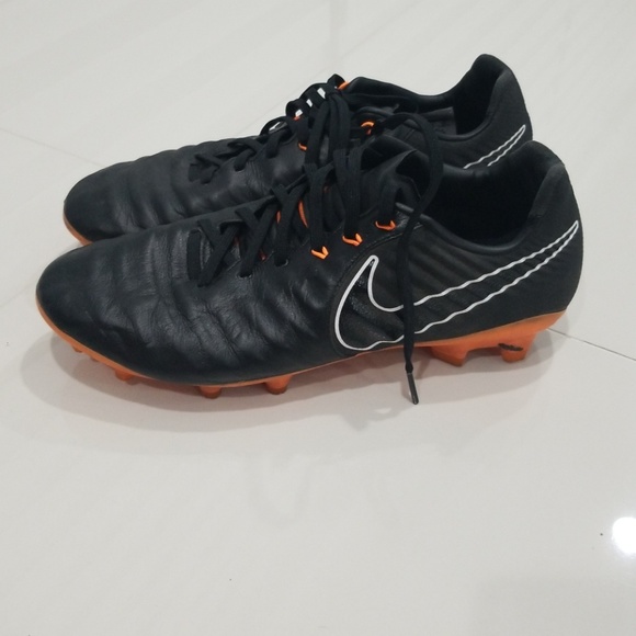 Soccer cleats - Picture 4 of 7